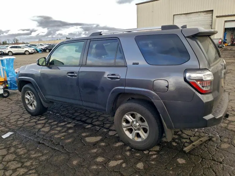 2023 TOYOTA 4RUNNER SE  