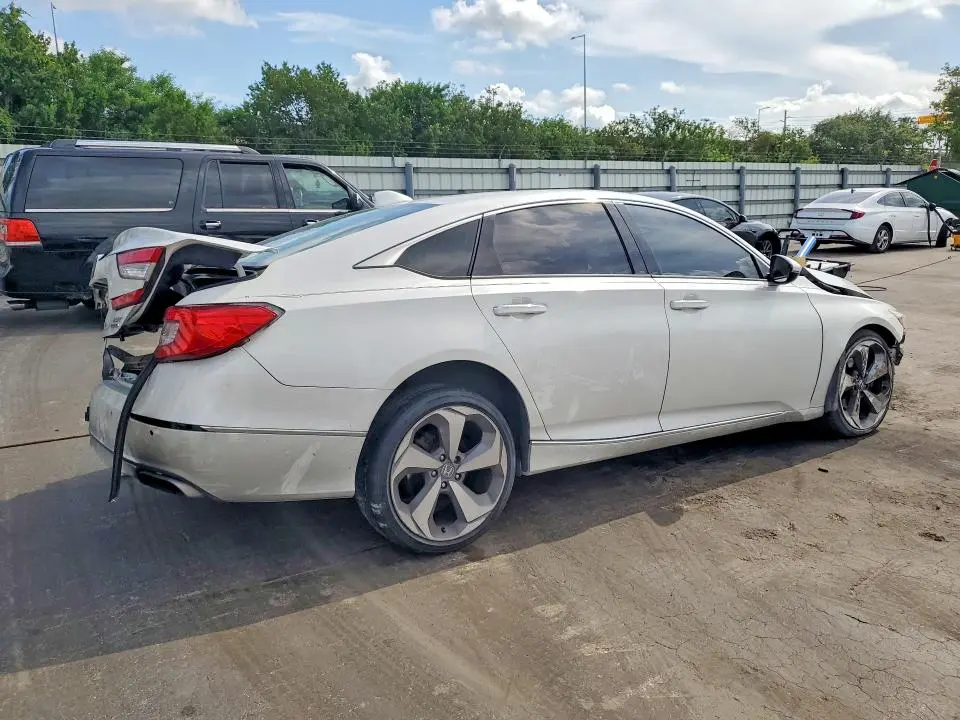 2018 HONDA ACCORD TOURING  
