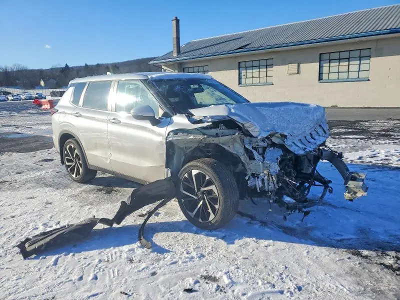 2022 MITSUBISHI OUTLANDER ES  