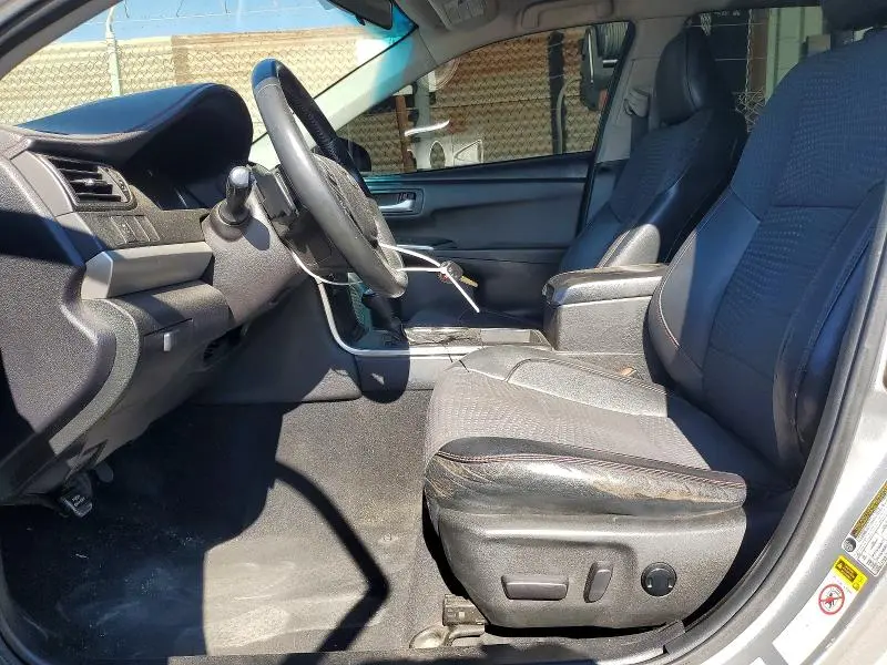 2015 TOYOTA CAMRY SE  