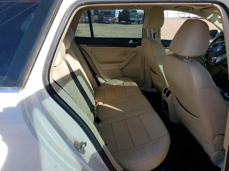 2013 VOLKSWAGEN JETTA TDI  