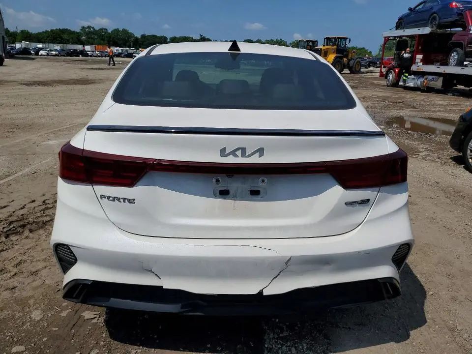 2023 KIA FORTE GT LINE  