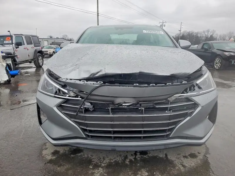 2020 HYUNDAI ELANTRA SE  