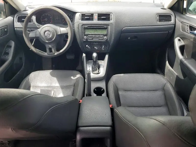 2011 VOLKSWAGEN JETTA SE  