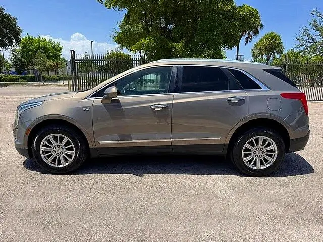 2017 CADILLAC XT5   