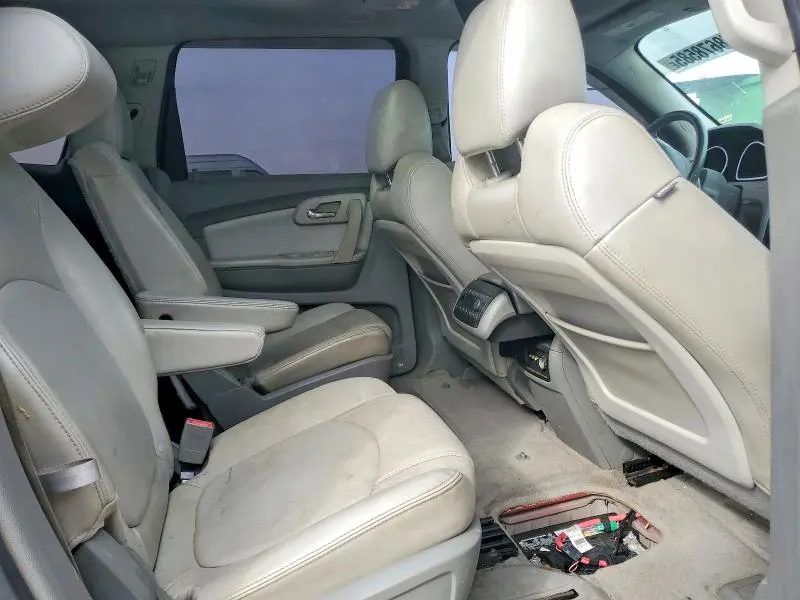 2011 CHEVROLET TRAVERSE L   