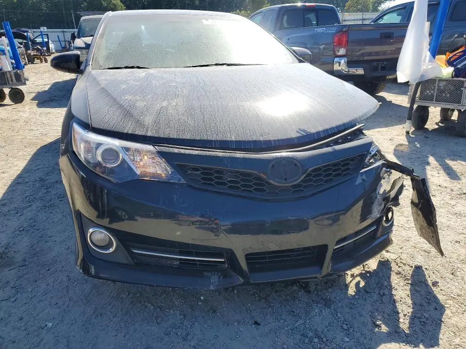 2014 TOYOTA CAMRY SE  