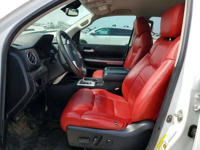 2018 TOYOTA TUNDRA CREWMAX SR5  