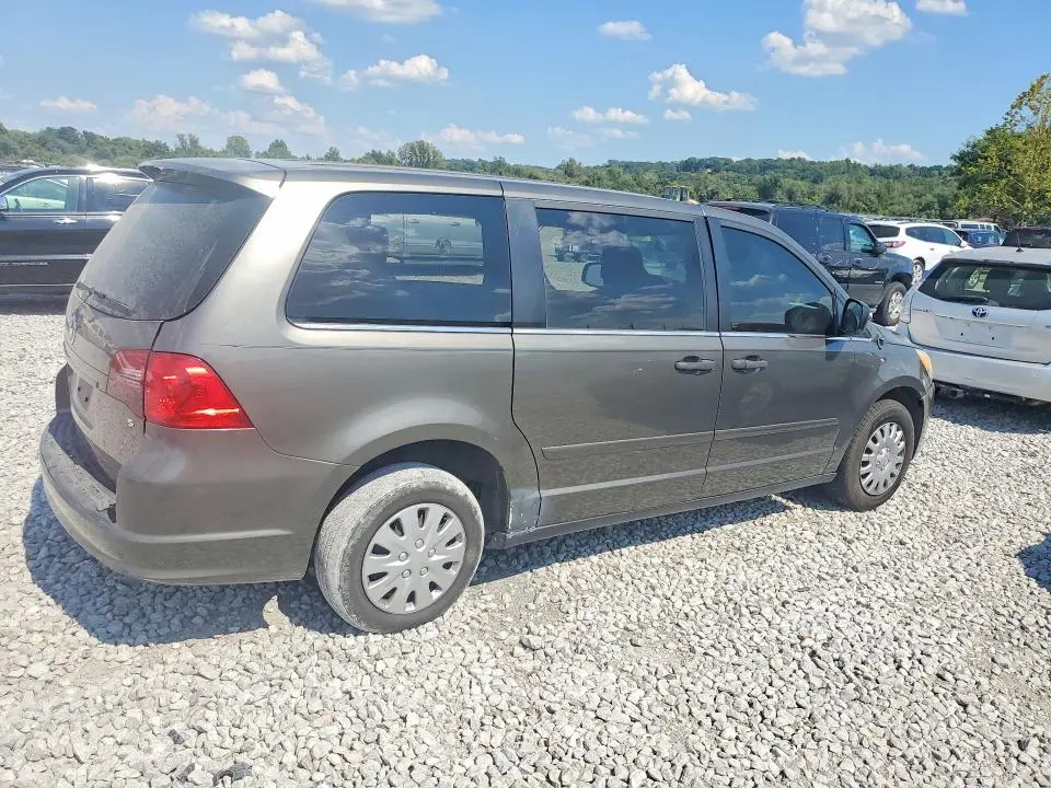2010 VOLKSWAGEN ROUTAN S  