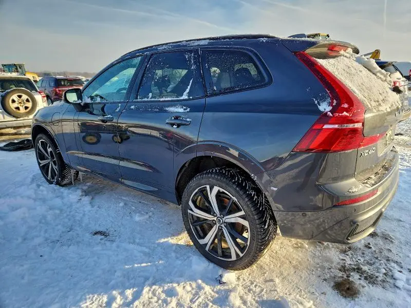 2022 VOLVO XC60 T8 RECHARGE R-DESIGN  