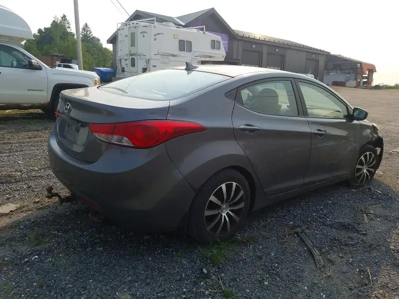 2013 HYUNDAI ELANTRA GL  
