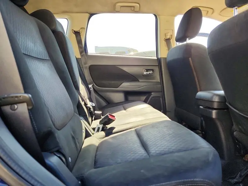 2015 MITSUBISHI OUTLANDER ES  