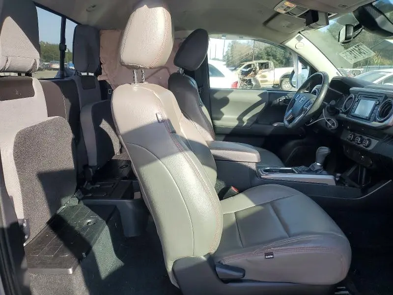 2019 TOYOTA TACOMA SR5 V6  