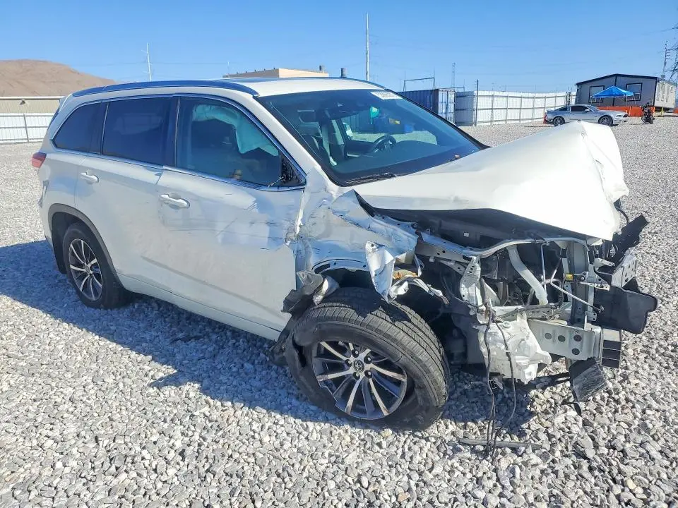2017 TOYOTA HIGHLANDER XLE  
