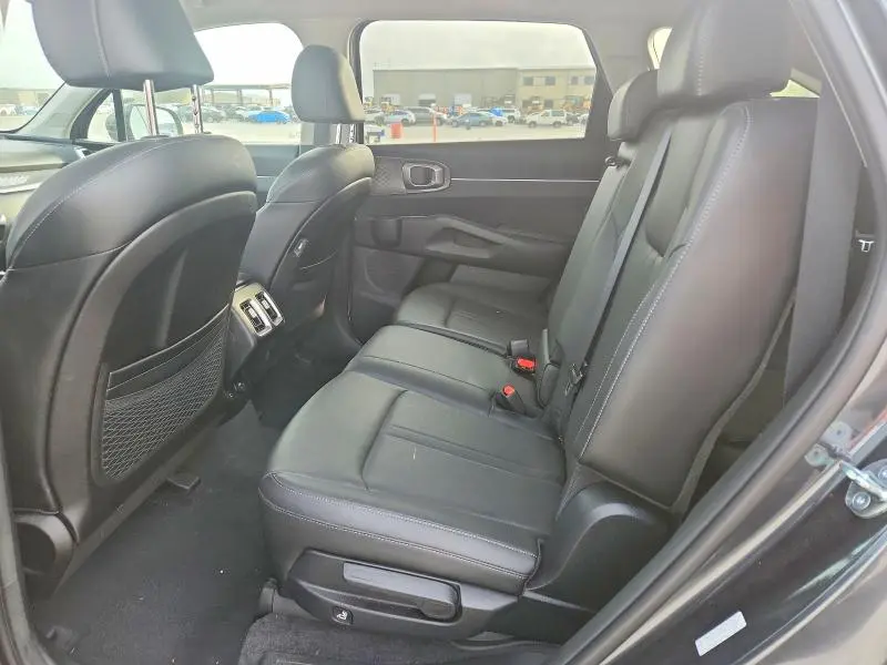 2023 KIA SORENTO S  