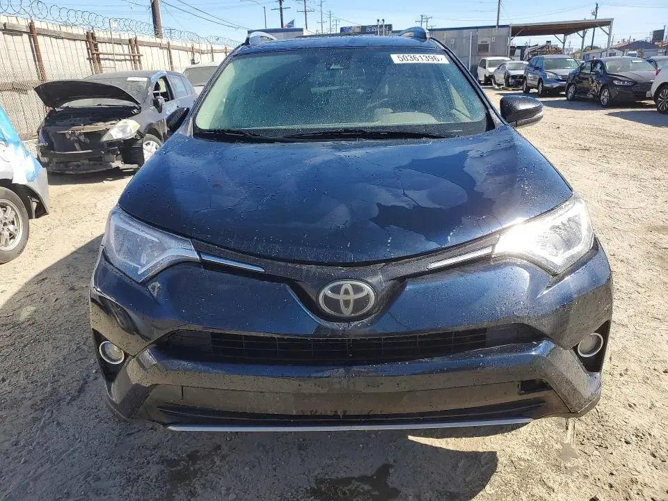 2017 TOYOTA RAV4 XLE  