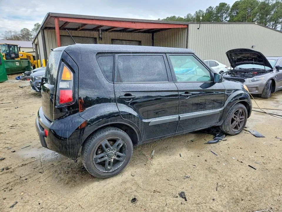 2011 KIA SOUL +  