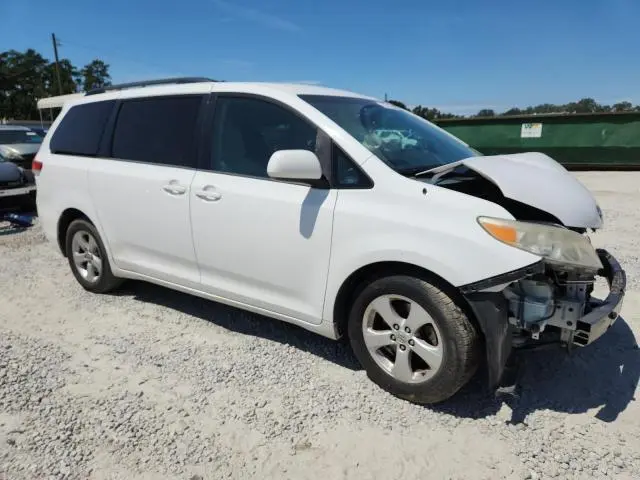 2014 TOYOTA SIENNA LE  