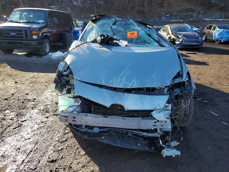 2014 TOYOTA PRIUS THREE  