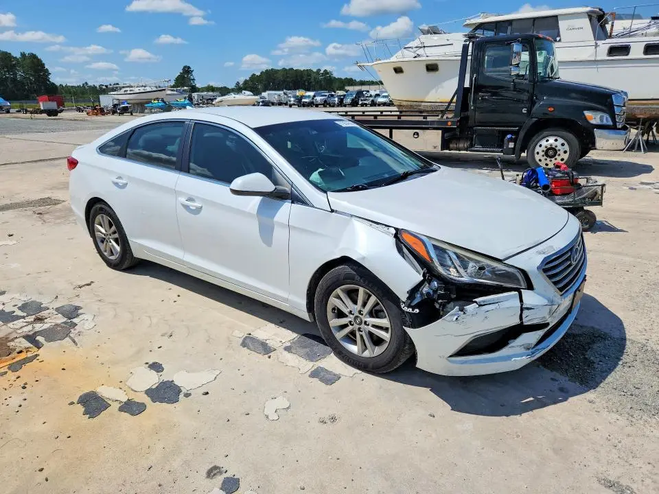 2017 HYUNDAI SONATA SE  