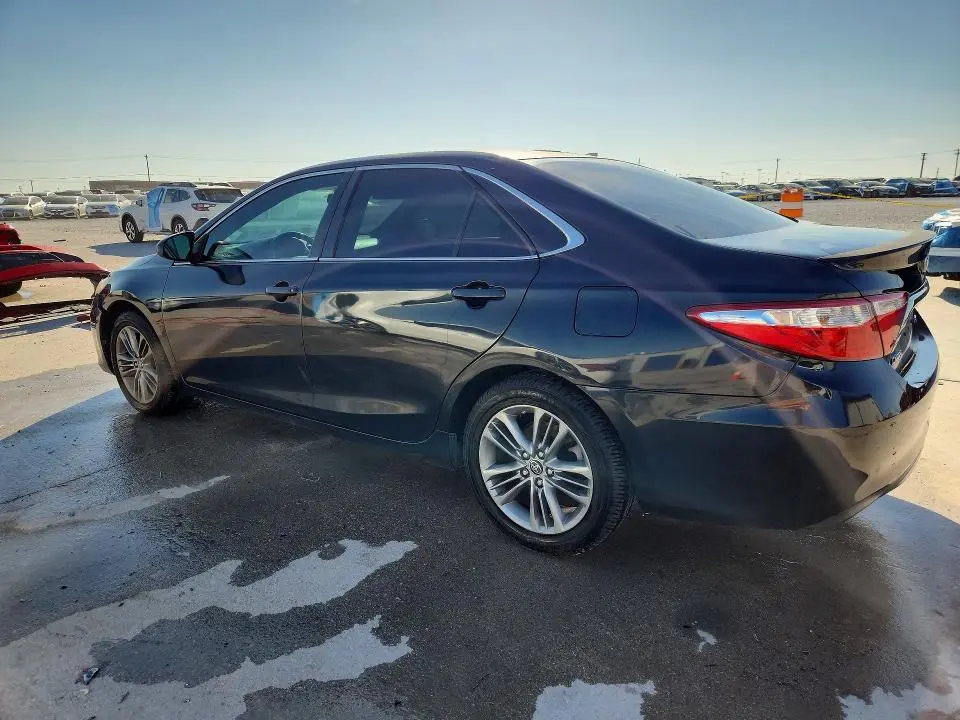 2015 TOYOTA CAMRY SE  