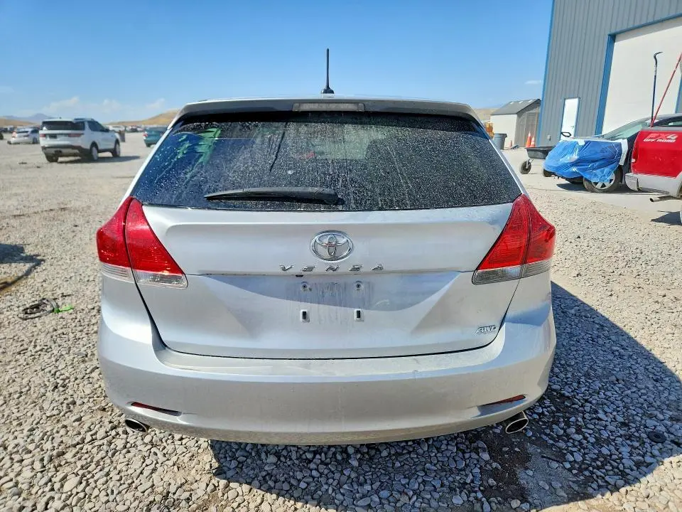2010 TOYOTA VENZA AWD V6  