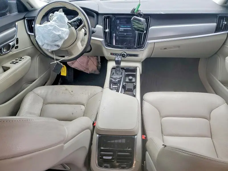 2017 VOLVO S90 T6 MOMENTUM  