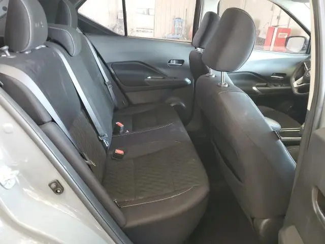 2022 NISSAN KICKS SV  