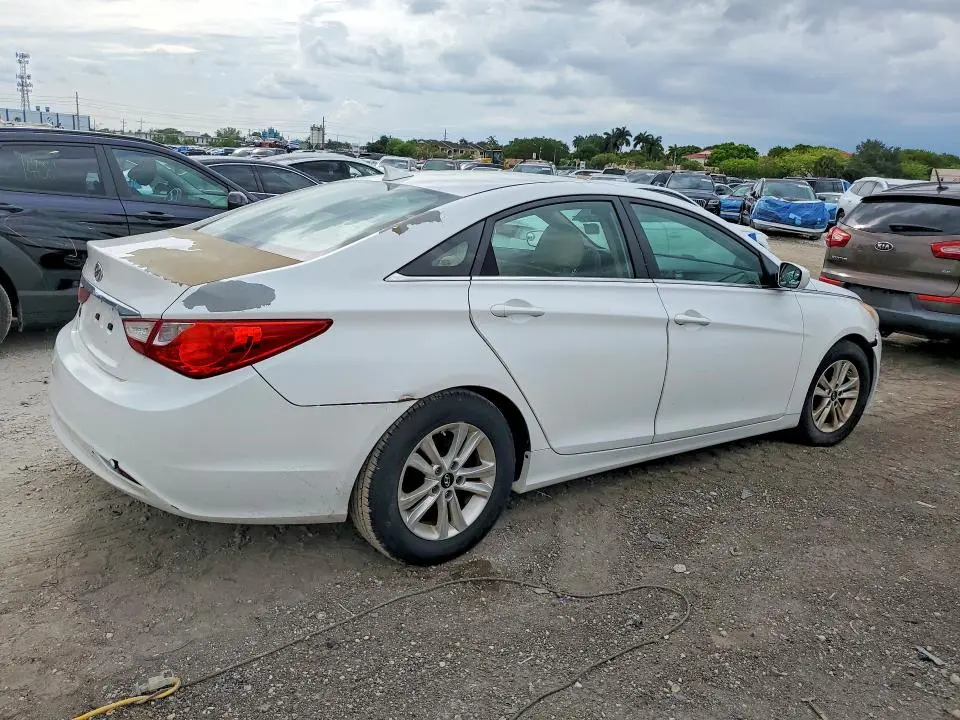 2013 HYUNDAI SONATA GLS  