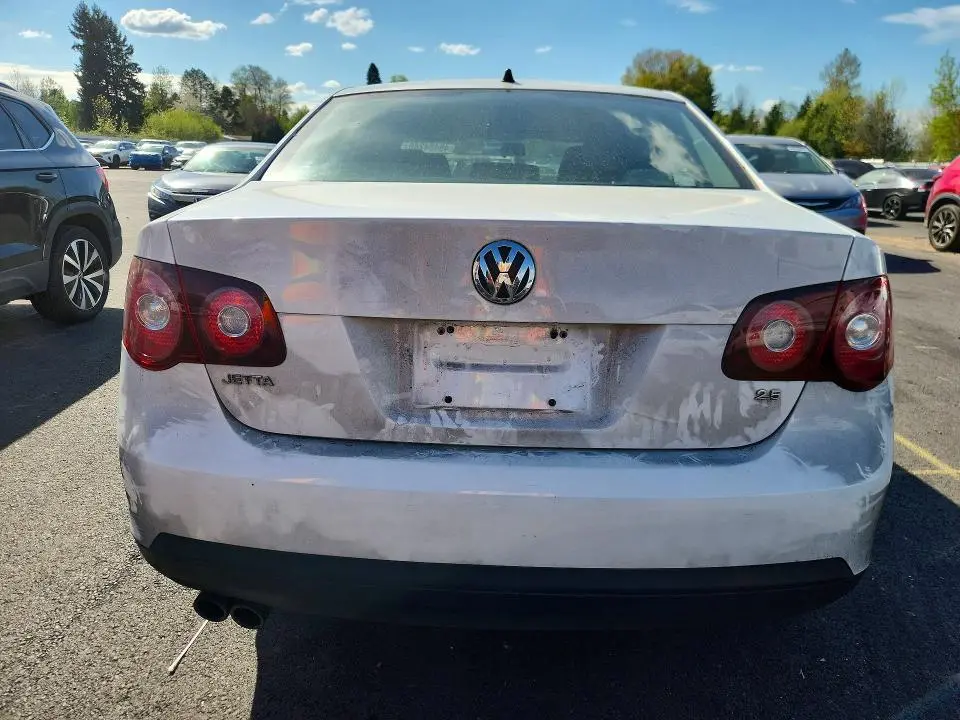 2010 VOLKSWAGEN JETTA S  