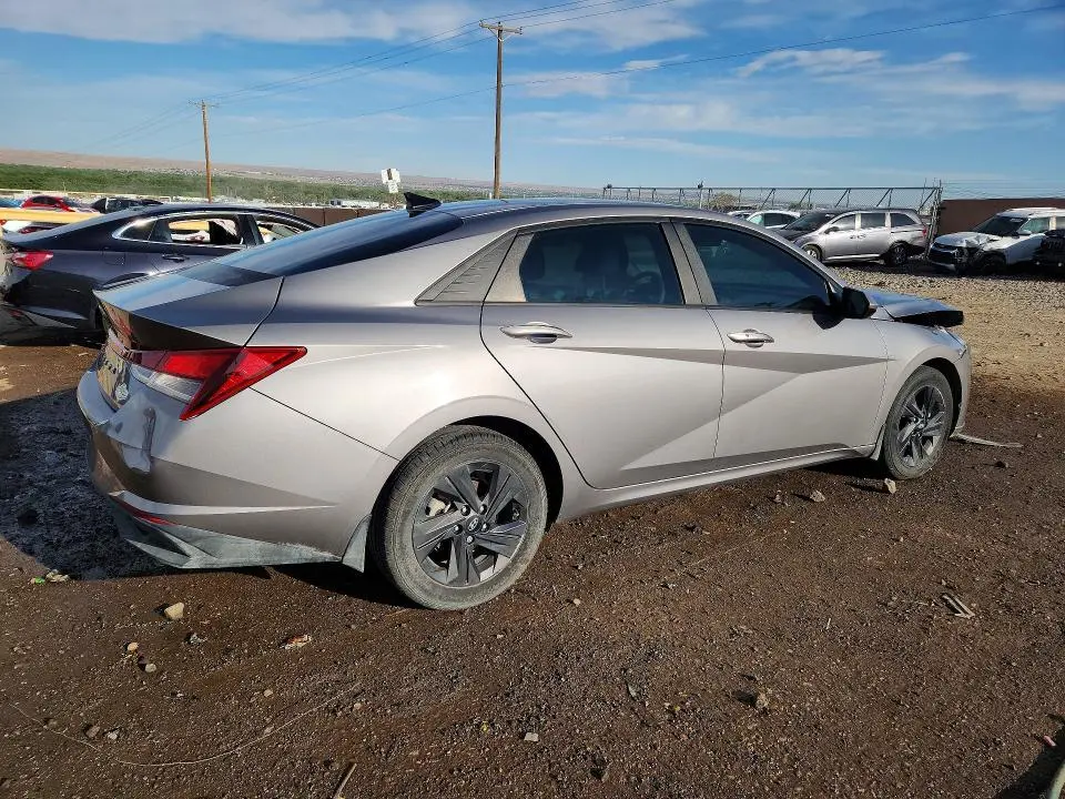 2022 HYUNDAI ELANTRA SEL  