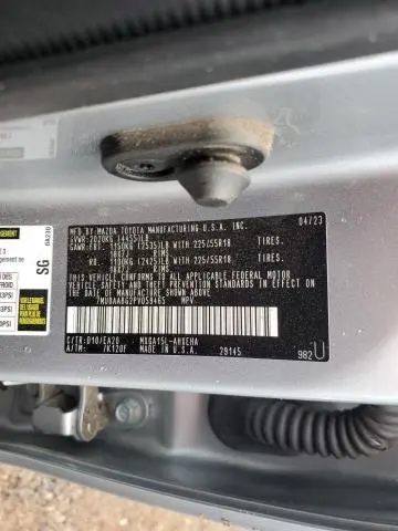 2023 TOYOTA COROLLA CROSS XLE  