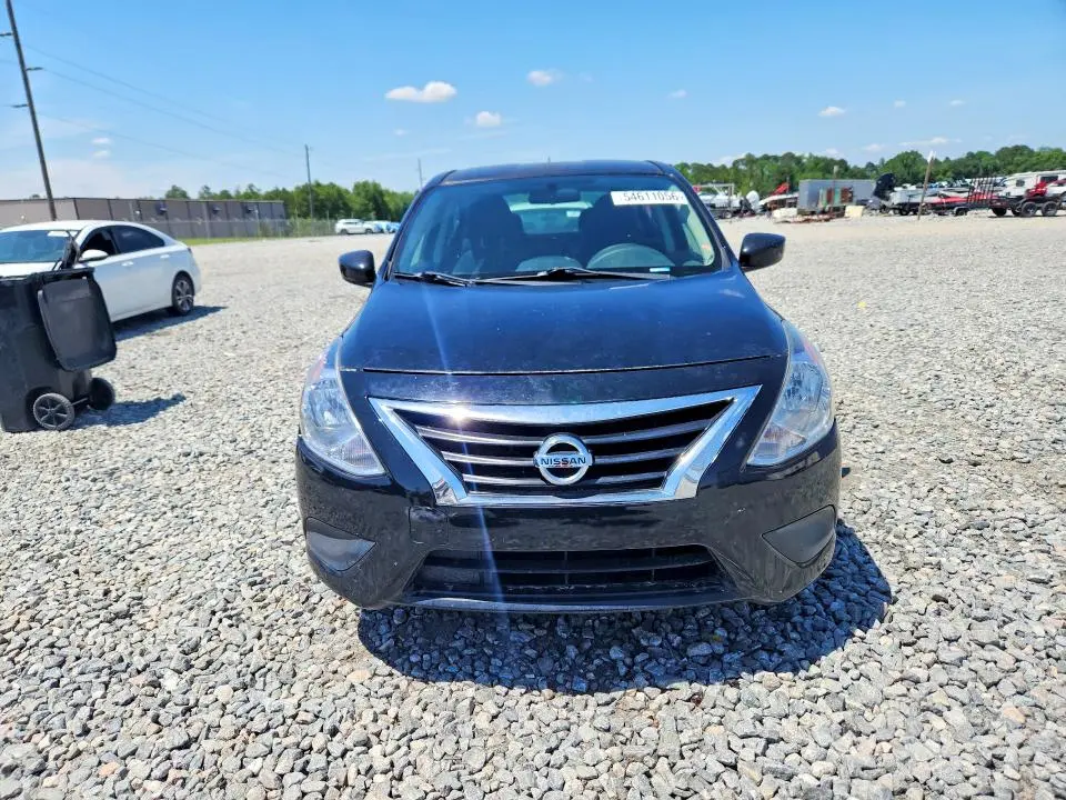 2019 NISSAN VERSA SV  