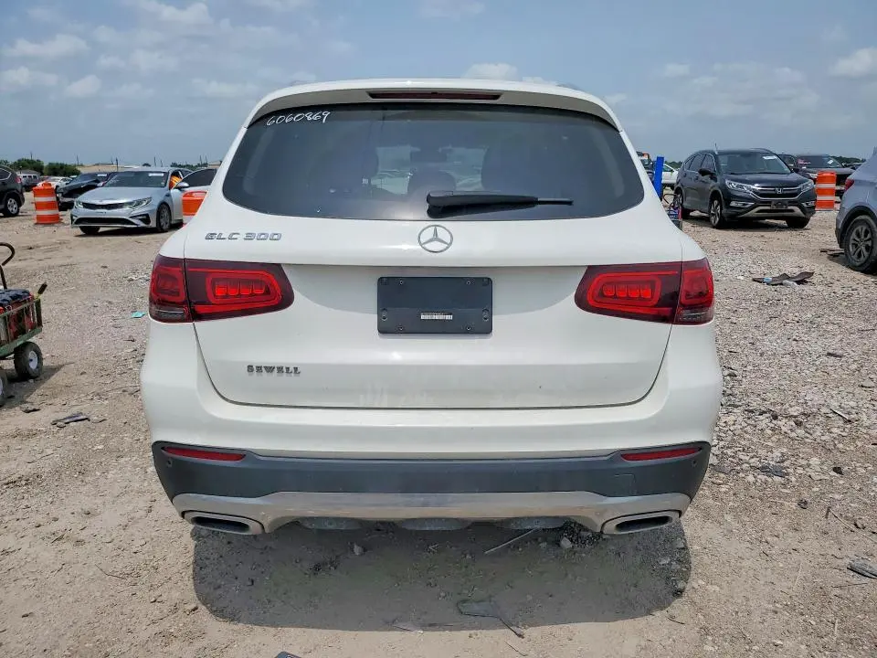 2021 MERCEDES-BENZ GLC 300  