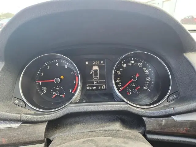 2018 VOLKSWAGEN PASSAT SE