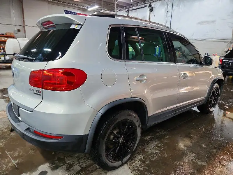 2013 VOLKSWAGEN TIGUAN S  