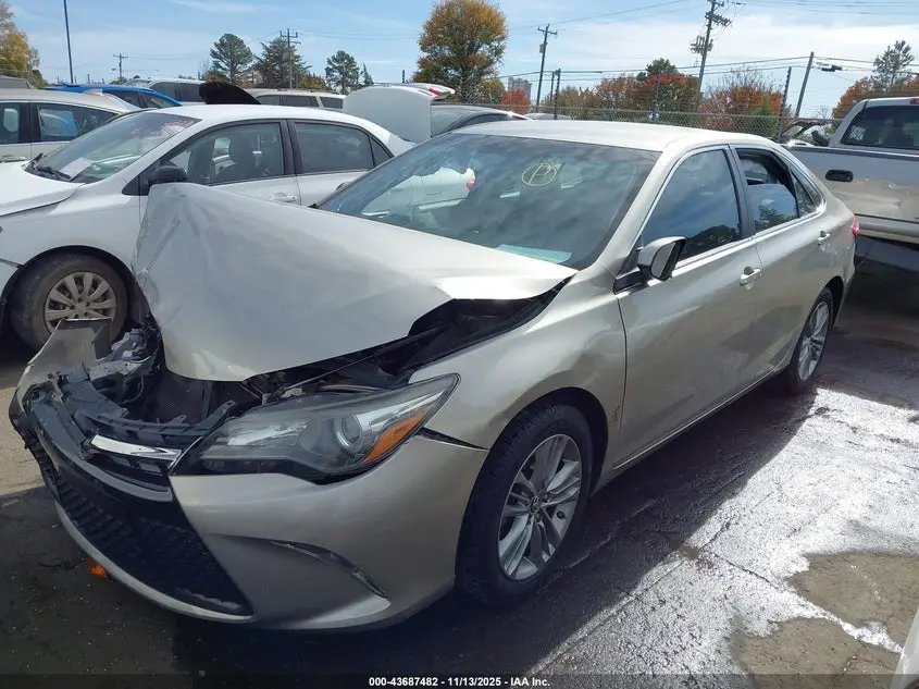 2016 TOYOTA CAMRY SE