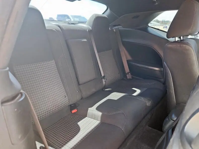 2015 DODGE CHALLENGER SXT  