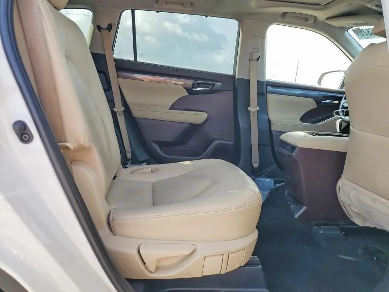 2020 TOYOTA HIGHLANDER LIMITED  