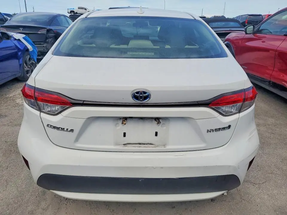 2021 TOYOTA COROLLA LE  