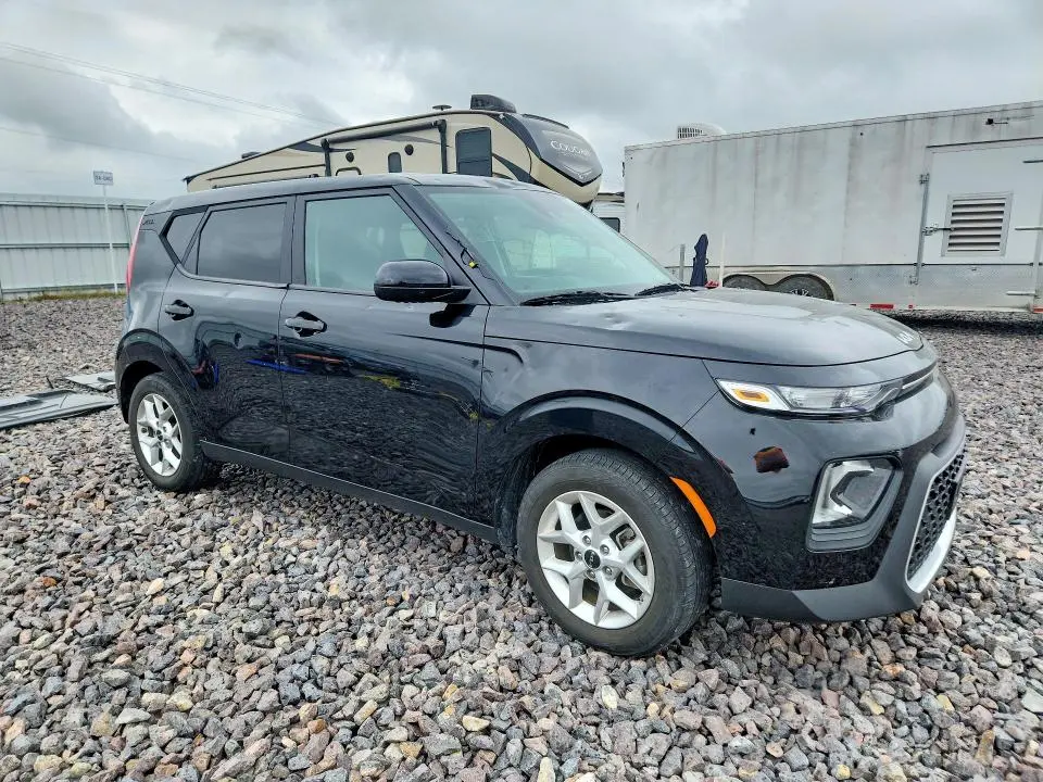 2022 KIA SOUL LX  