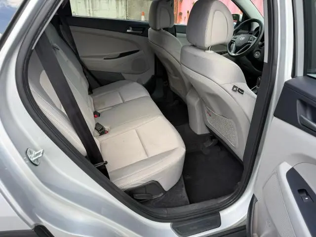 2018 HYUNDAI TUCSON SE  