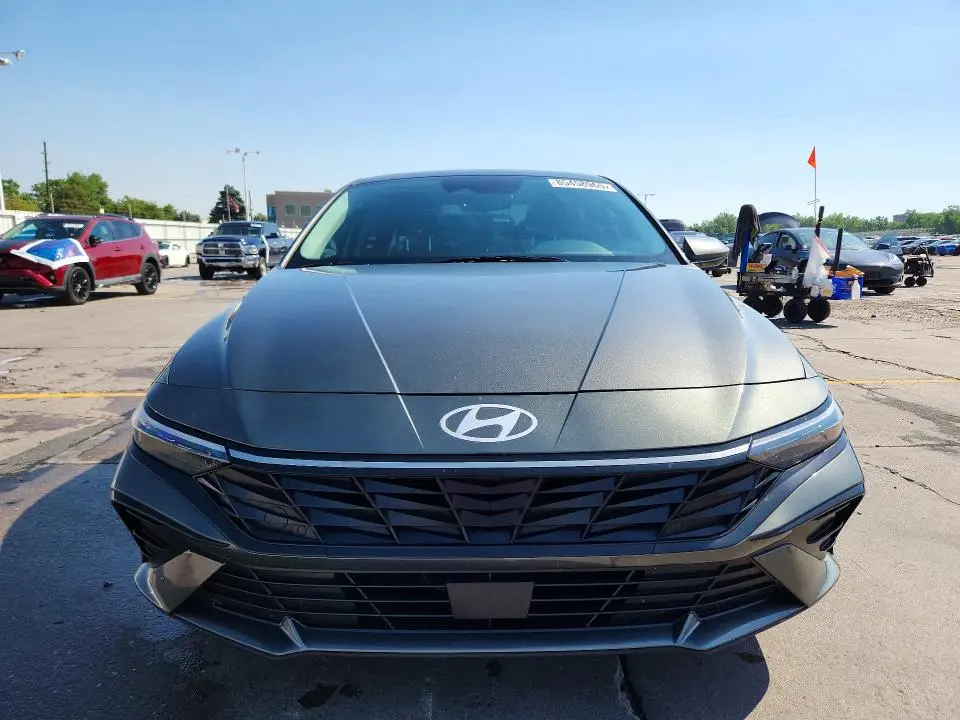 2025 HYUNDAI ELANTRA SEL  
