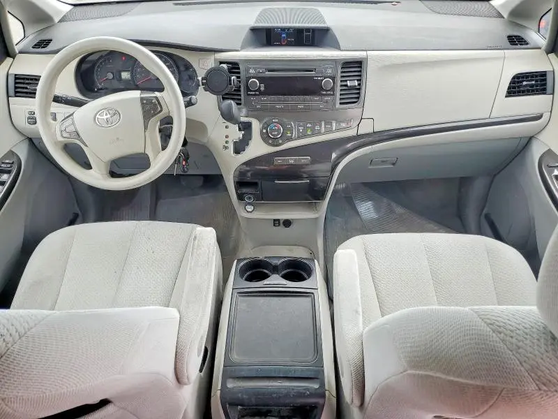 2014 TOYOTA SIENNA LE 8-PASSENGER  