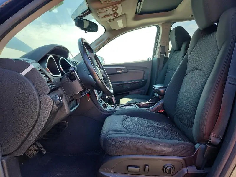 2011 CHEVROLET TRAVERSE LT  