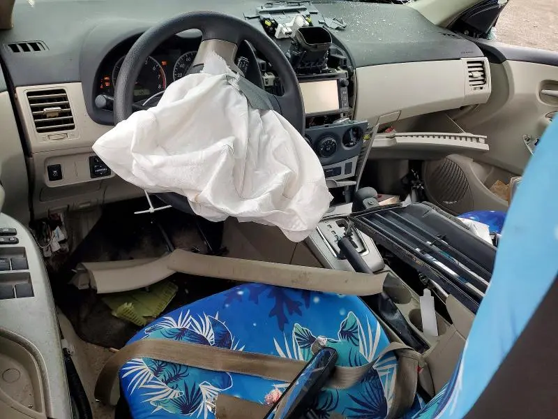 2013 TOYOTA COROLLA LE  