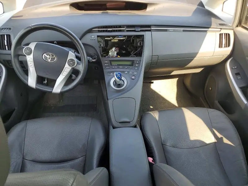 2010 TOYOTA PRIUS V  