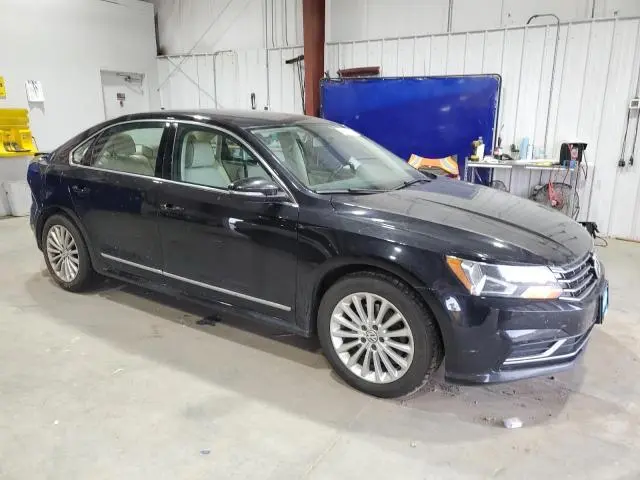 2017 VOLKSWAGEN PASSAT SE  