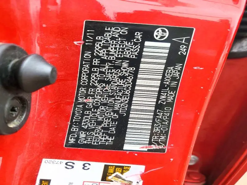 2012 TOYOTA PRIUS V TWO  