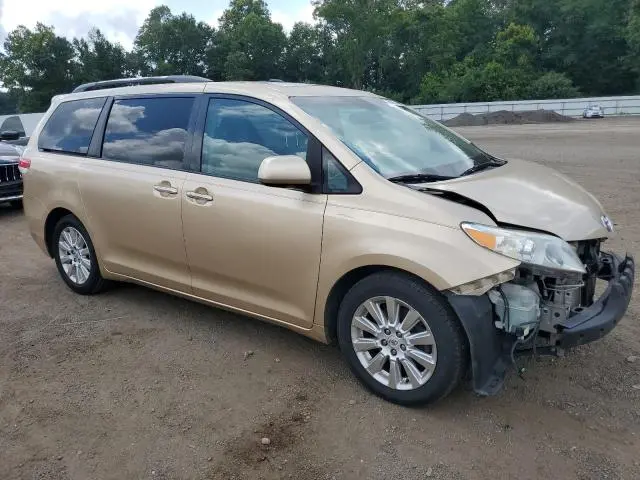 2011 TOYOTA SIENNA XLE  